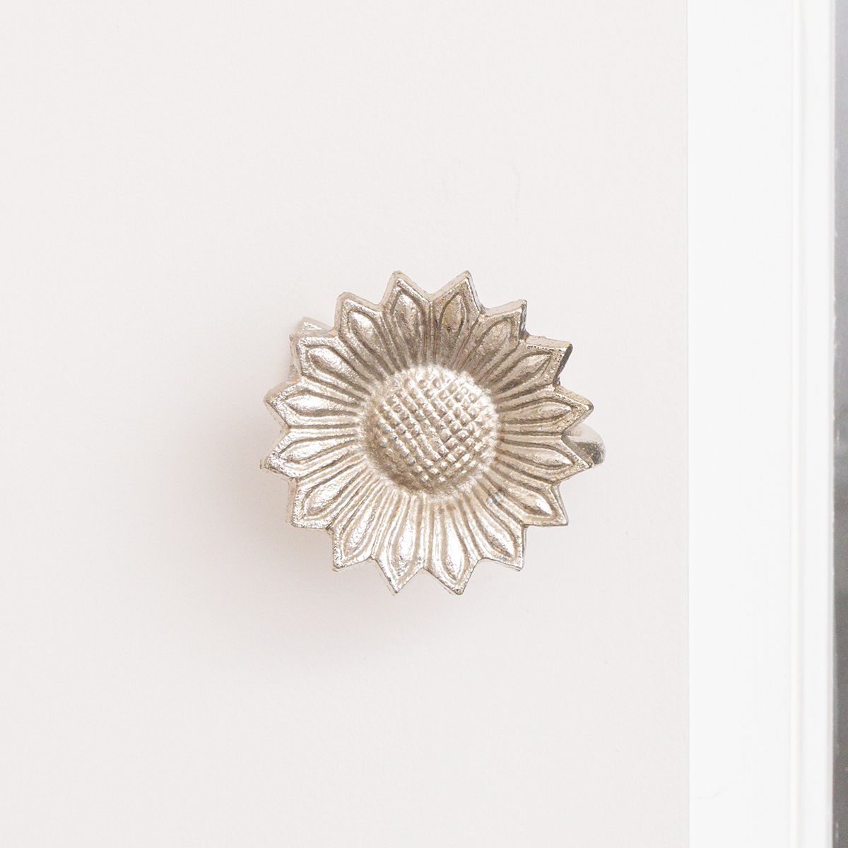 Set of 2 Silver Metal Sunflower Wall Mounted Tie Backs