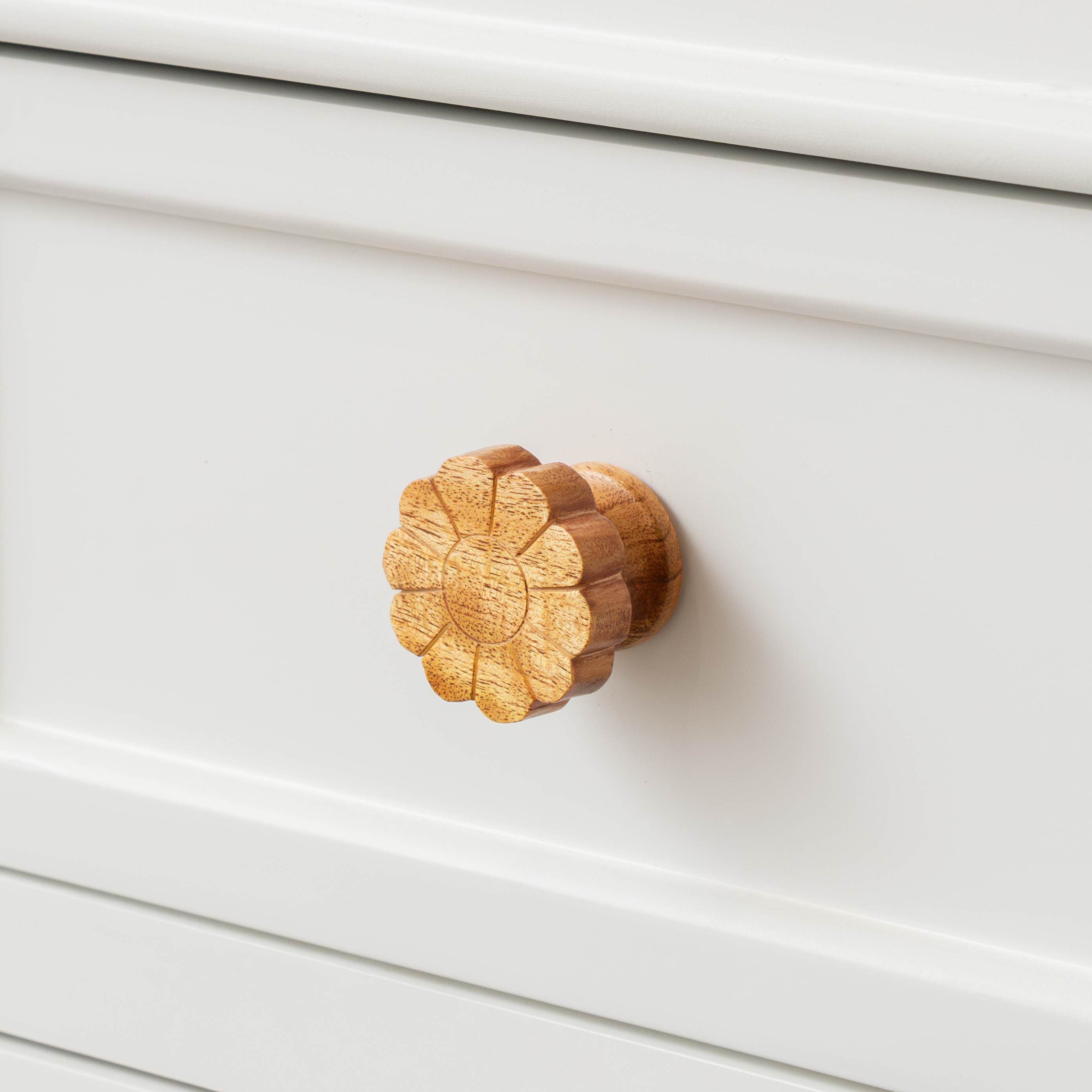 Set of 4 Wooden Flower Drawer Knobs